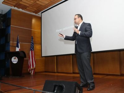 Encuentro Empresarial AMCHAMDR Reynaldo Infante 3