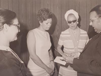 Entrega de Cheque Benéfico Junio 1973