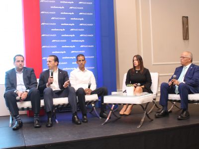 Panel de Expositores sobre Eficiencia Energética