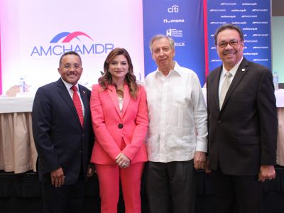 Ramón Ortega, Paola Rainieri de Díaz, Frank J. Comito y Simón Suárez.