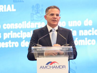 Pedro Brache destaca el crecimiento de la economía dominicana.