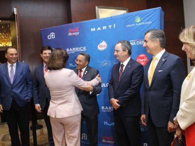 Miembros del Consejo Directivo de AMCHAMDR reciben a la vicepresidenta Margarita Cedeño de Fernández