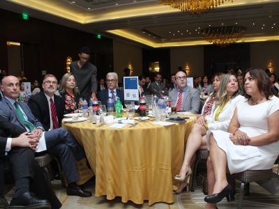 Asistentes al Almuerzo Mensual de AMCHAMDR