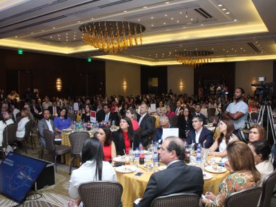 Asistentes al Almuerzo Mensual de AMCHAMDR