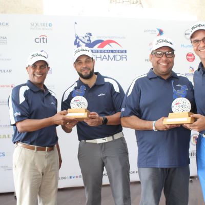 Román Medina, José González (ganador 1er lugar gross categoría C), Edgar Martínez e Igor Rodríguez (ganador 1er lugar gross categoría C)