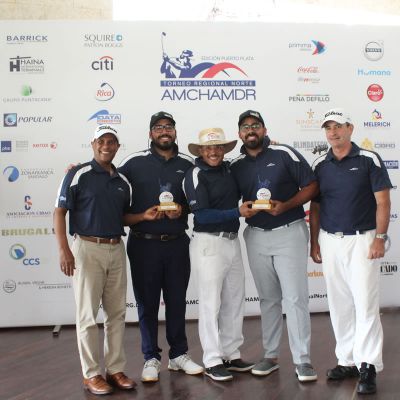 Román Medina, Oliver González (ganador 1er lugar neto categoría A), Ramón Ortega, Jay González (ganador 1er lugar neto categoría A), y William Malamud.